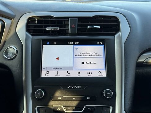 Certified 2019 Ford Fusion SE image 3