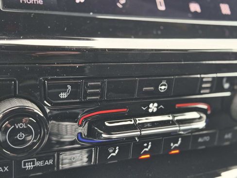 New 2026 Jeep Grand Cherokee Laredo X image 25