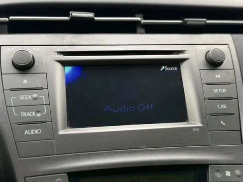 Used 2015 Toyota Prius Two image 27