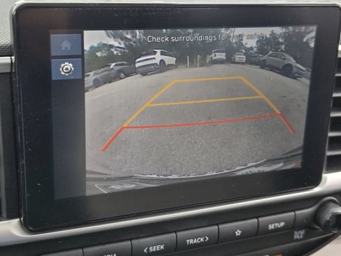 Used 2023 Hyundai Venue SEL FWD image 21