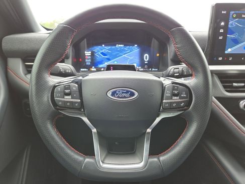 Used 2025 Ford Explorer ST-Line w/ ST-Line Street Pack AWD/4WD image 30