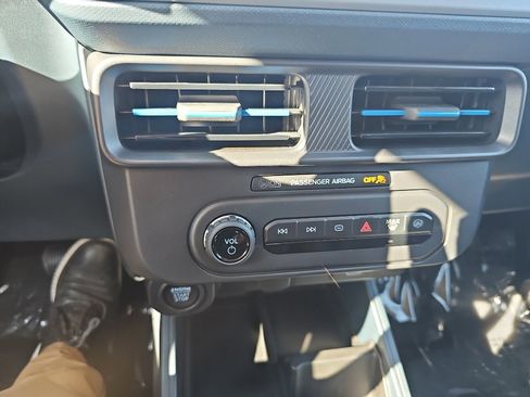 New 2025 Ford Maverick Lobo image 47