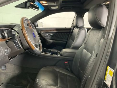 Used 2015 Ford Taurus Limited w/ Equipment Group 301A AWD/4WD image 22