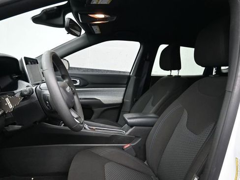 Used 2025 Jeep Compass Sport AWD/4WD image 11