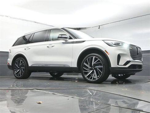 Used 2025 Lincoln Aviator Reserve w/ Equipment Group 201A image 41