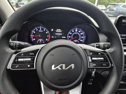 Used 2023 Kia Forte LXS FWD image 17
