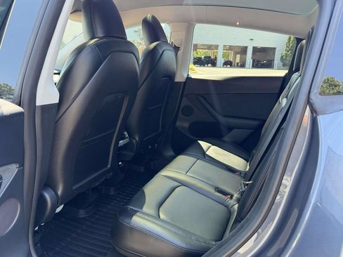 Used 2023 Tesla Model Y Long Range AWD/4WD image 14