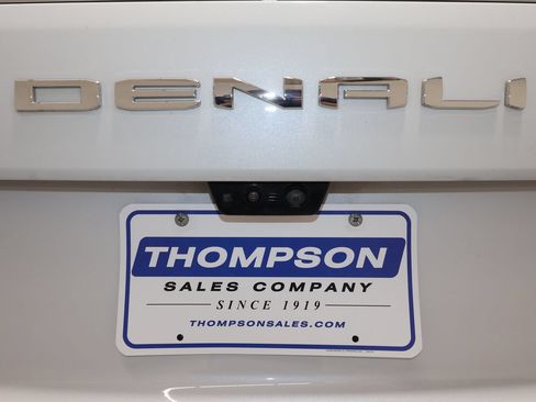 Used 2026 GMC Yukon XL Denali w/ Denali Reserve Package AWD/4WD image 43