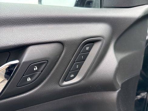 Used 2023 GMC Acadia AT4 w/ Technology Package image 15