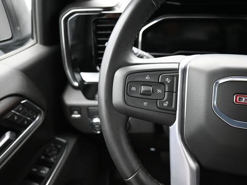 Used 2025 GMC Sierra 1500 SLT RWD image 17