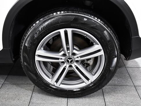 Used 2021 Mercedes-Benz GLC 300 4MATIC image 8