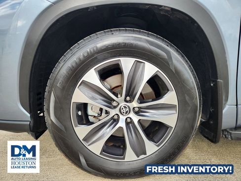 Used 2022 Toyota Highlander XLE image 18