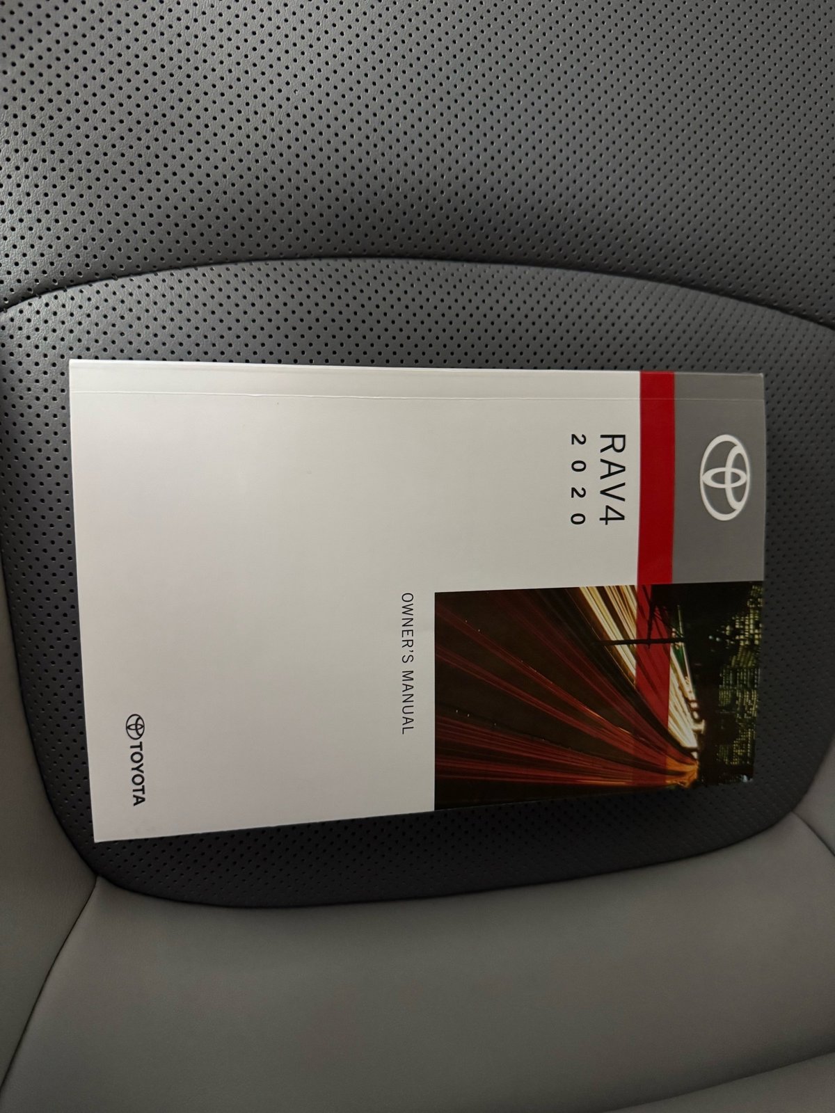 Used 2020 Toyota RAV4 Limited FWD image 35