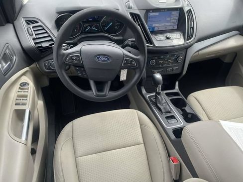 Used 2017 Ford Escape SE w/ Equipment Group 201A FWD image 13