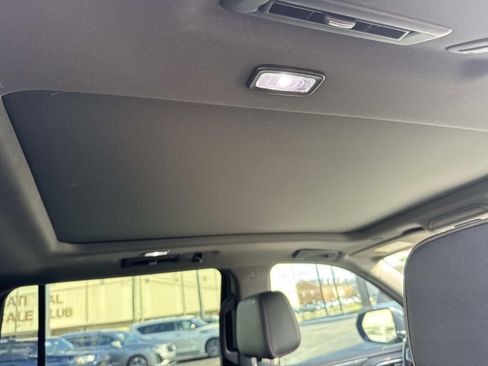 Used 2022 Chevrolet Suburban RST w/ Sport Performance Package image 10