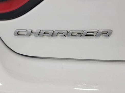 Used 2022 Dodge Charger SXT RWD image 10
