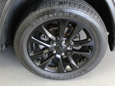 Used 2020 Jeep Grand Cherokee Altitude AWD/4WD image 7