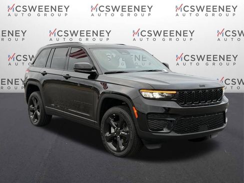 New 2025 Jeep Grand Cherokee Altitude image 7