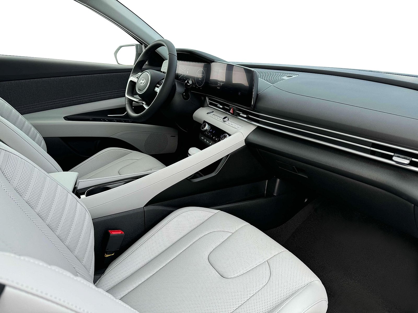Used 2025 Hyundai Elantra Limited FWD image 16