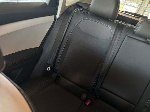 Used 2025 Volkswagen Taos SE image 44