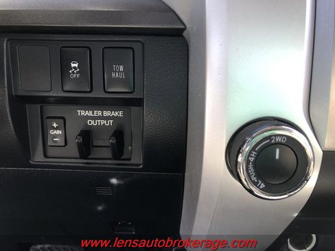 Used 2019 Toyota Tundra SR5 w/ SR5 Upgrade Package image 17