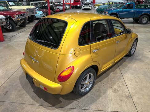 Used 2002 Chrysler PT Cruiser Limited FWD image 17