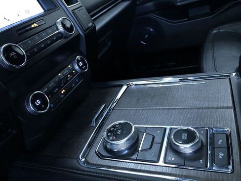 Used 2019 Ford Expedition Limited w/ Equipment Group 302A image 30