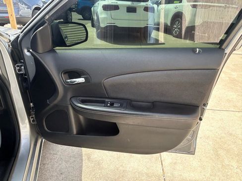 Used 2013 Dodge Avenger SE FWD image 15