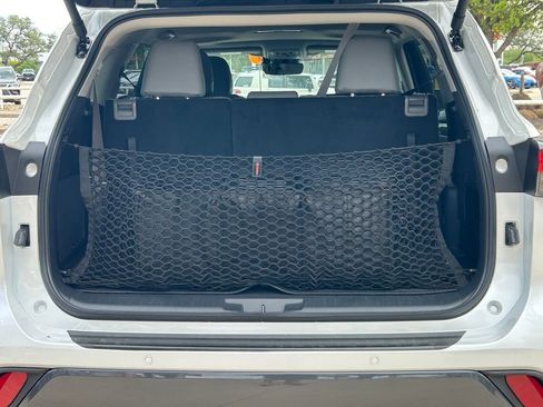 Used 2026 Toyota Highlander Limited image 15