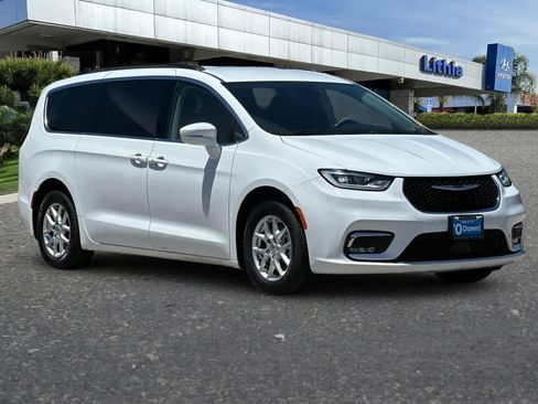 Used 2022 Chrysler Pacifica Touring-L FWD image 10