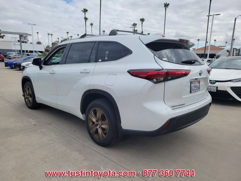 Used 2022 Toyota Highlander Bronze Edition AWD/4WD image 6