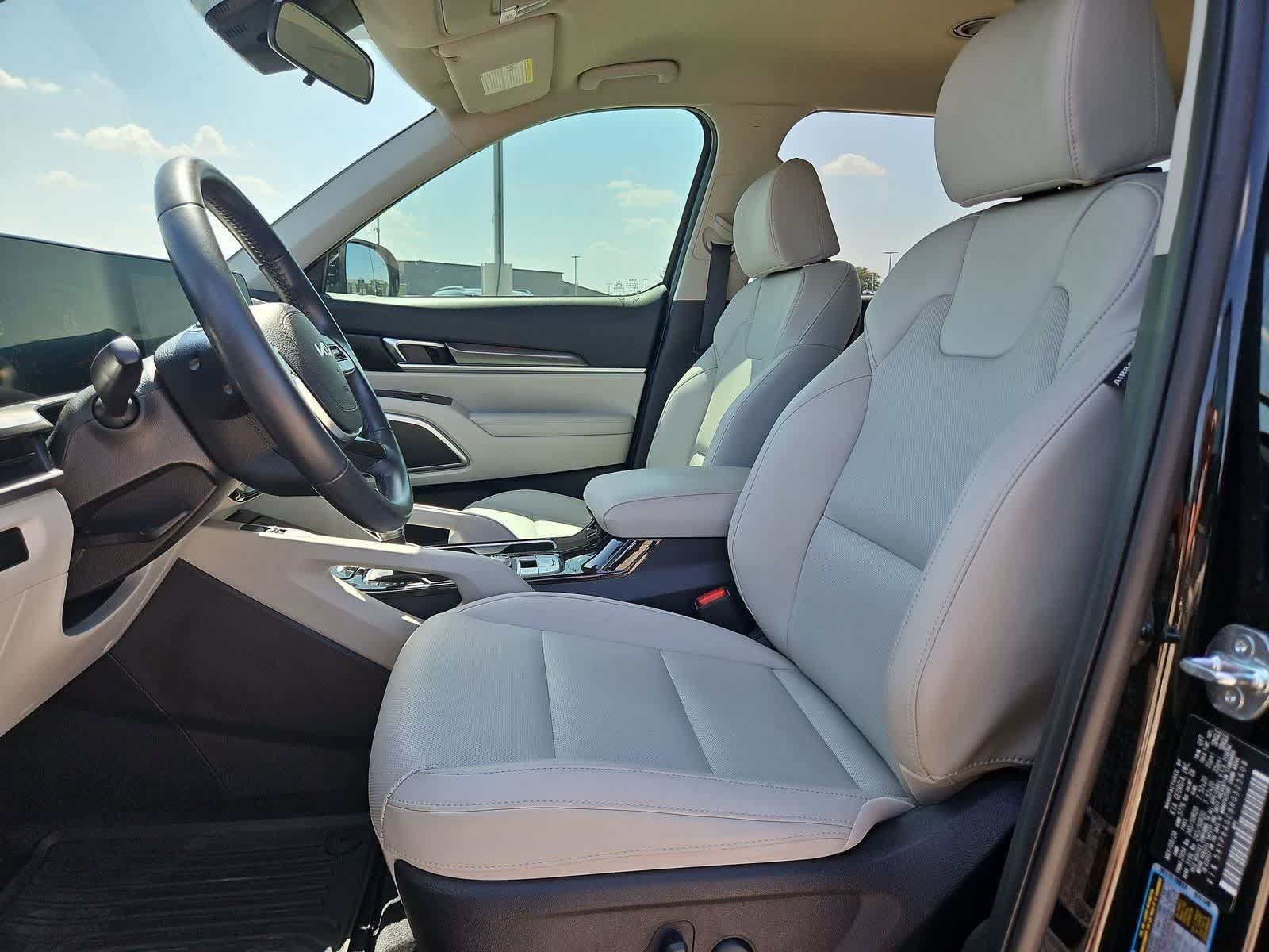 Certified 2024 Kia Telluride S FWD image 16
