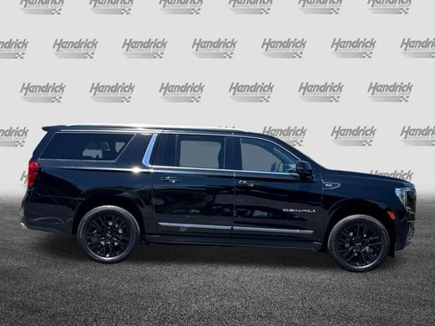 Used 2023 GMC Yukon XL Denali Ultimate AWD/4WD image 3