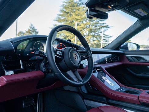 Certified 2024 Porsche Taycan GTS image 4