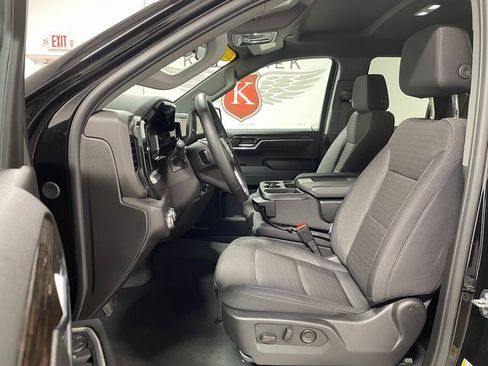 Used 2024 GMC Sierra 1500 SLE image 11