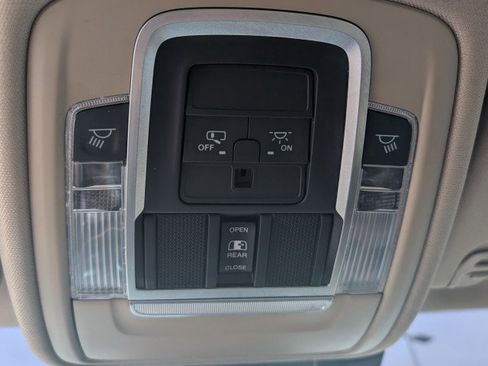 Used 2021 RAM 1500 Laramie AWD/4WD image 21