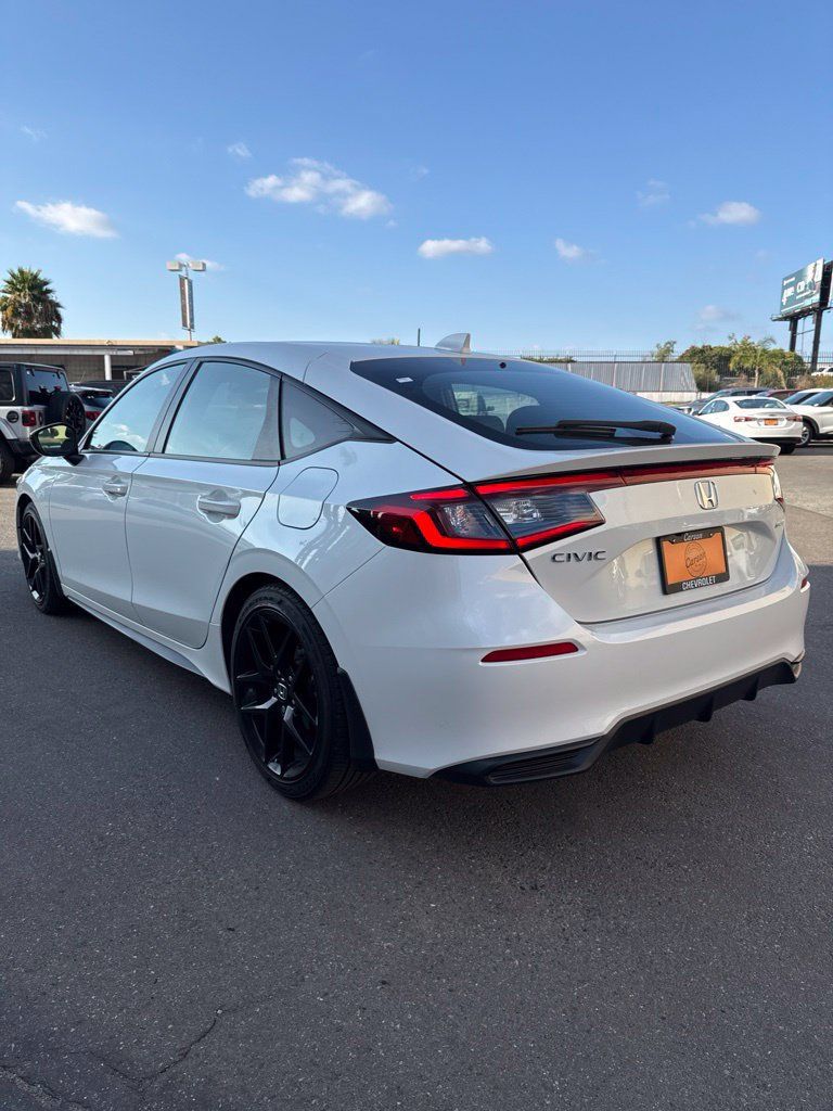 Used 2023 Honda Civic Sport image 4