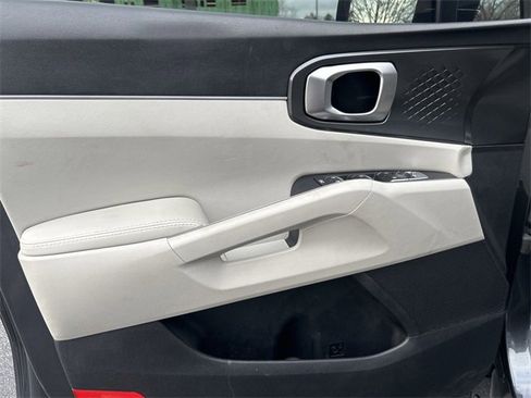 Certified 2023 Kia Sorento S image 17