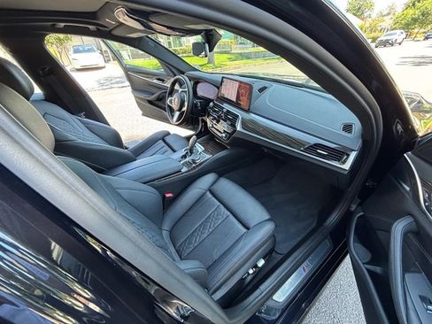 Used 2022 BMW 530i w/ M Sport Package RWD image 41