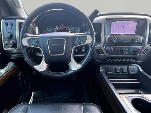 Used 2018 GMC Sierra 2500 Denali w/ Duramax Plus Package AWD/4WD image 5