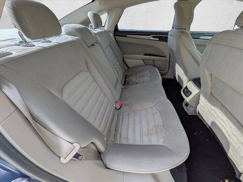 Used 2019 Ford Fusion SE image 21