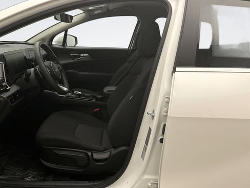 Used 2023 Kia Sportage LX image 11