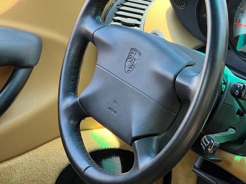 Used 1998 Porsche Boxster RWD image 19