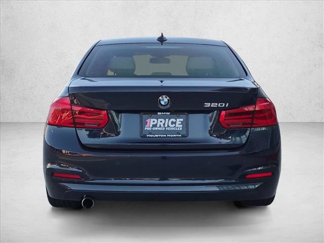 Used 2017 BMW 320i Sedan RWD image 6