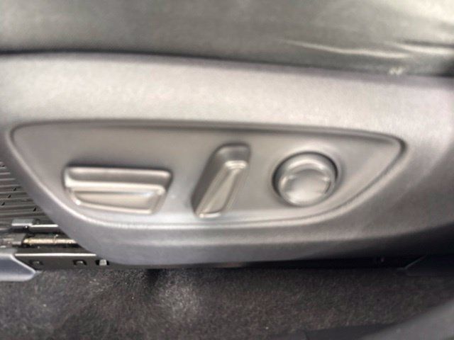 Used 2021 Toyota RAV4 XLE AWD/4WD image 14