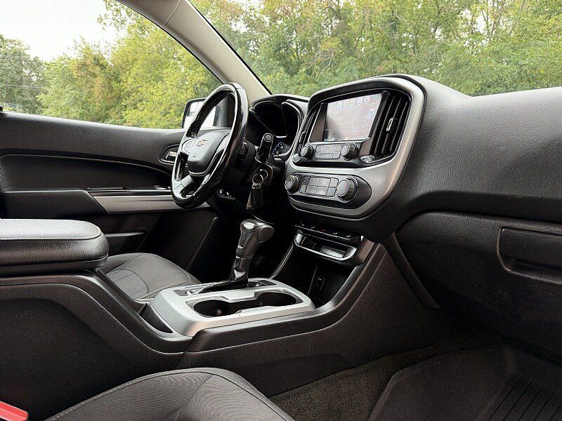 Used 2018 Chevrolet Colorado LT w/ LT Convenience Package AWD/4WD image 11