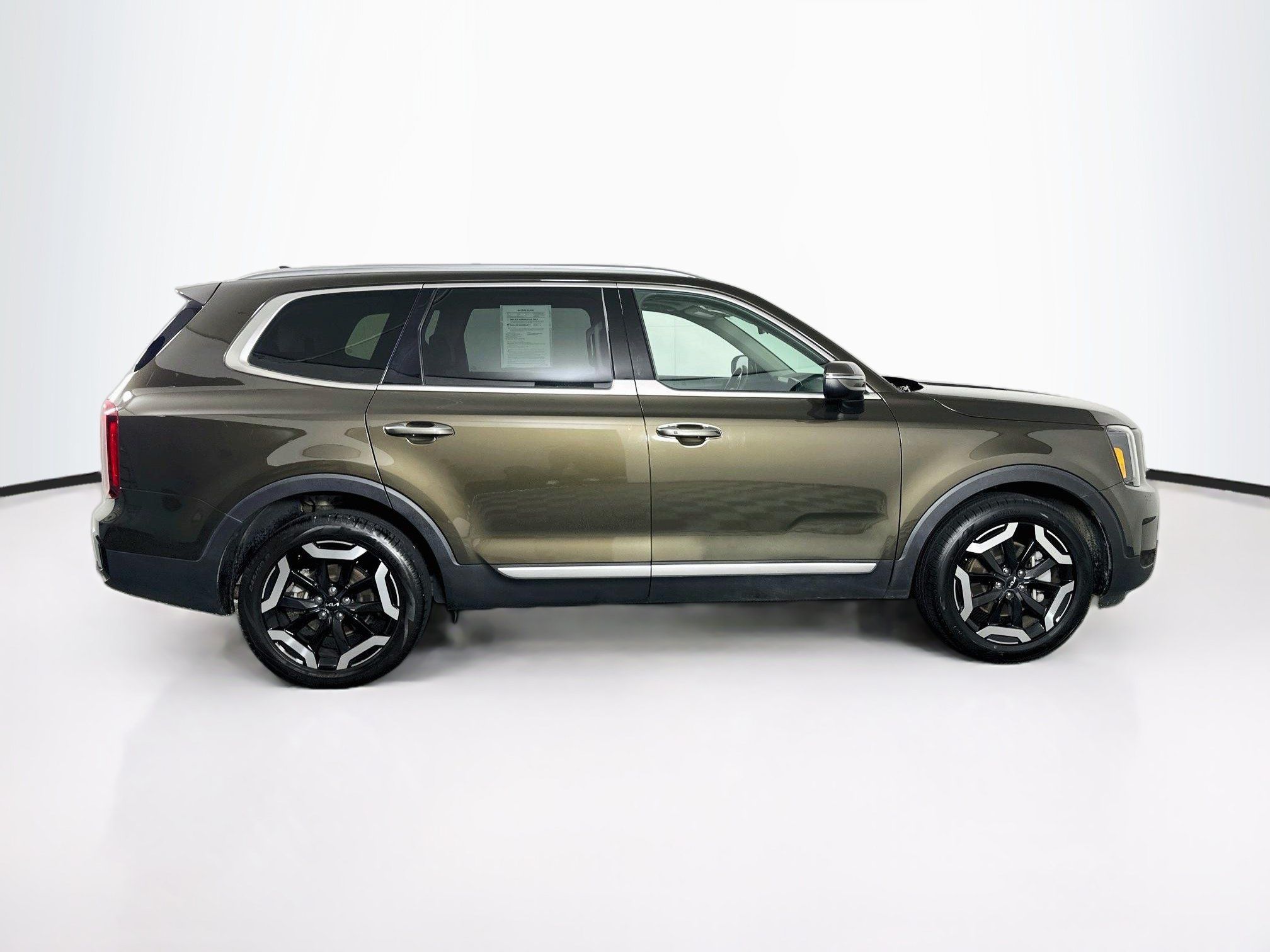 Used 2025 Kia Telluride S AWD/4WD image 10