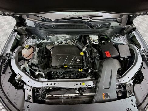 Used 2025 Chevrolet Trax RS w/ Driver Confidence Package image 29