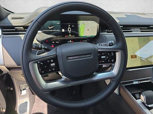 New 2025 Land Rover Range Rover Long Wheelbase SE image 19