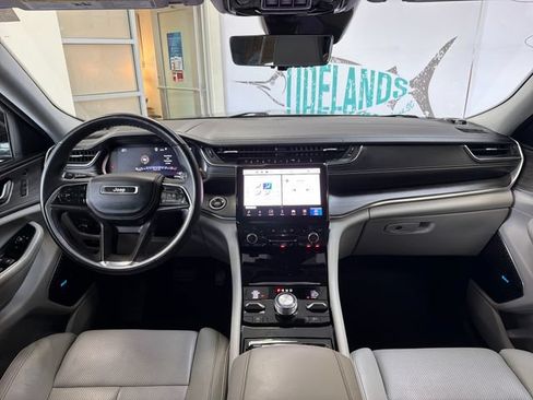 Used 2022 Jeep Grand Cherokee L Overland w/ Luxury Tech Group IV AWD/4WD image 14